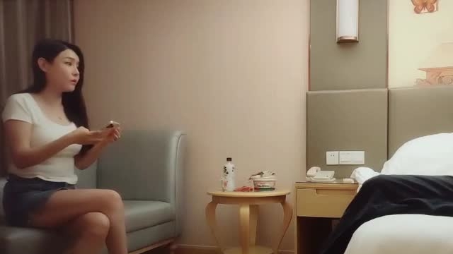 爆操外围巨乳美腿 深夜约炮狂干到腿软