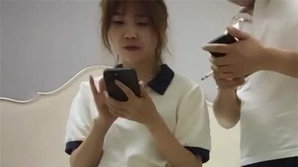 极品马尾骚妹口技炸裂 深喉吸吮到精囊干涸