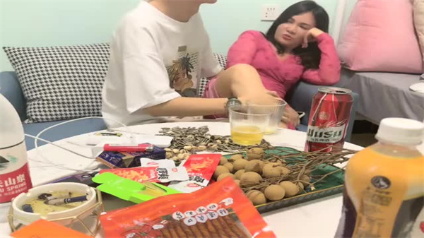网约巨臀辣妹到家！小狼狗酒后兽性大发，狂干深插嫩穴狂出水