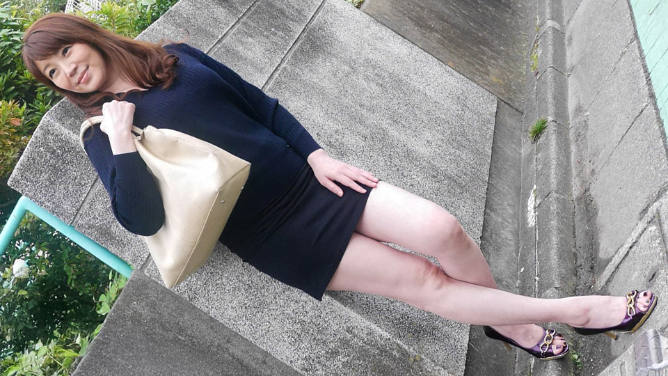 060525_100 勾引黑丝美腿人妻,当街狂干内射两发!