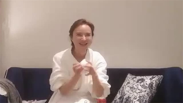 铁牛哥经典探花!先聊骚后狂干,偷拍极品嫩妹羞耻沦陷,狂潮喷射!