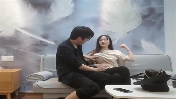 外围约炮纹身兼职学生妹，狂操猛干内射高潮