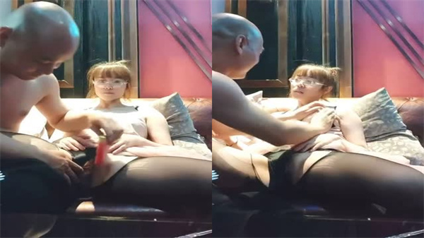 【眼镜黑丝巨乳人妻】包房3P轮战 两猛男前后夹攻骚穴汁液飞溅