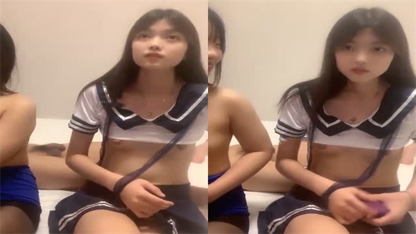 清纯妹子装甜美!拉着闺蜜轮番口插纹身硬汉,骑乘上位坐骑激战猛操