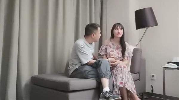 大叔独享170cm高挑美少女 极品长腿白嫩巨乳任君把玩