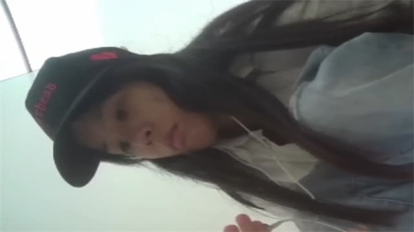 电子厂内部偷拍!清纯靓妹连体裙真空出镜,正面全景高清无码,裙下春光尽露!