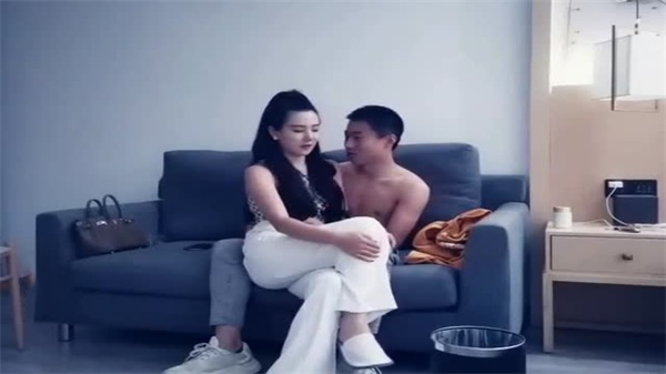 9总探花!神似王祖贤极品模特,乖巧外表下藏着淫荡骚穴,被狂操跪地求饶!