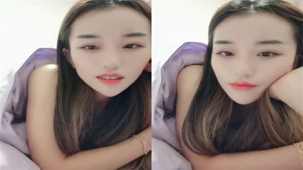 皮肤白皙苗条高颜值妹子口交挑逗男友最后反客为主上位骑乘